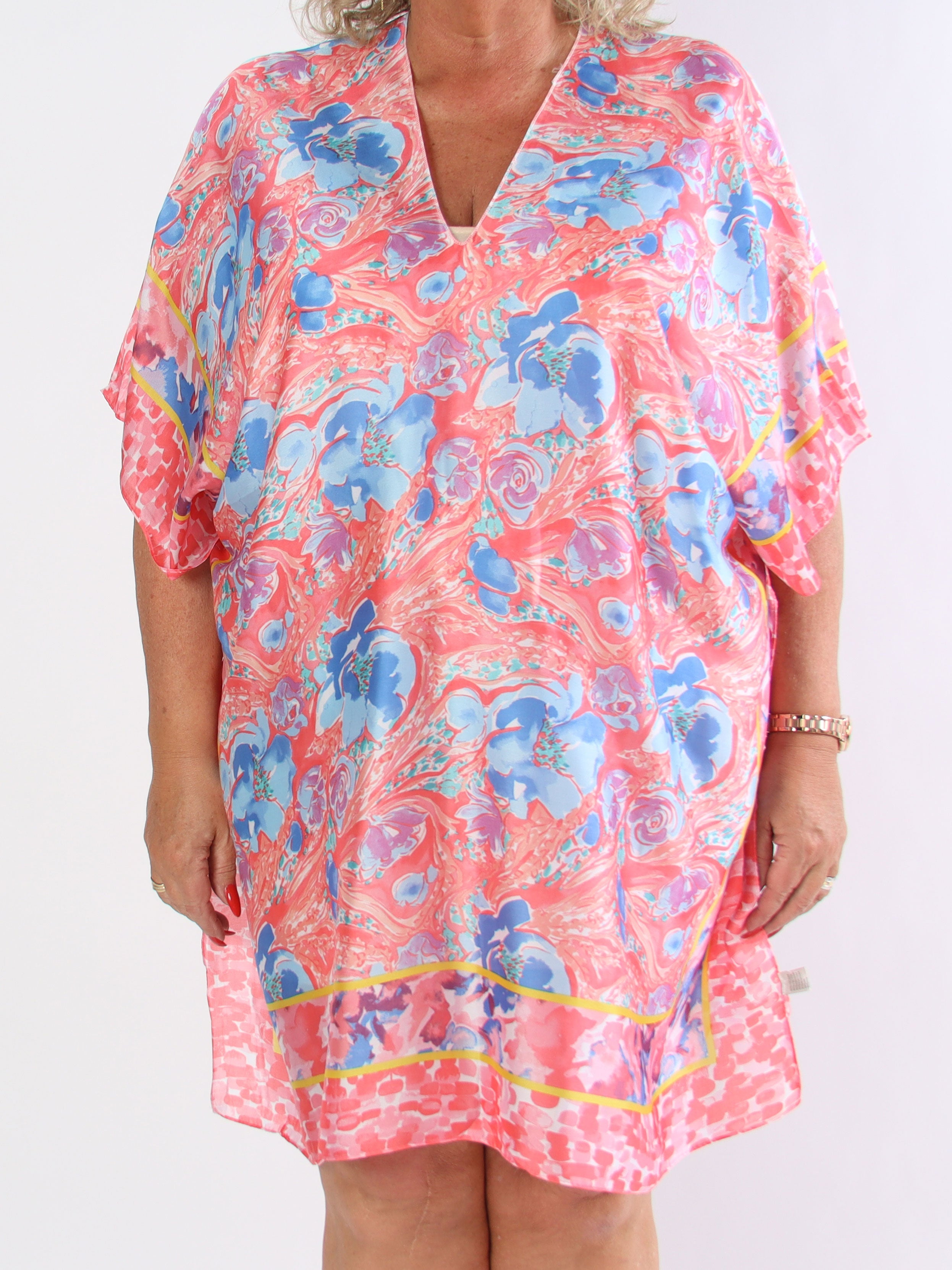 Fryd - Mönstrad plus size-tunika i mjuk viskos och siden